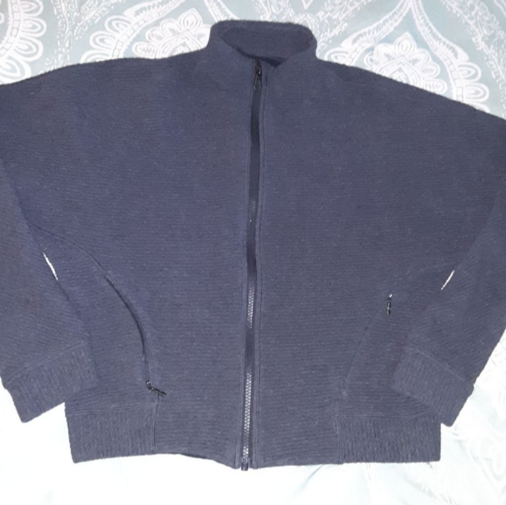 Lululemon Jacket 🖤🩶 - Picture 5 of 10